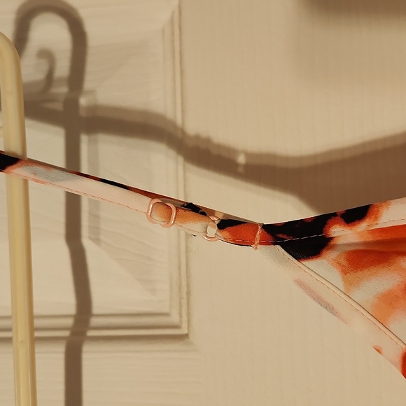 Apt 9 floral spaghetti strap top with adjustable straps. Fits flowy. Worn once - Picture 6 of 6